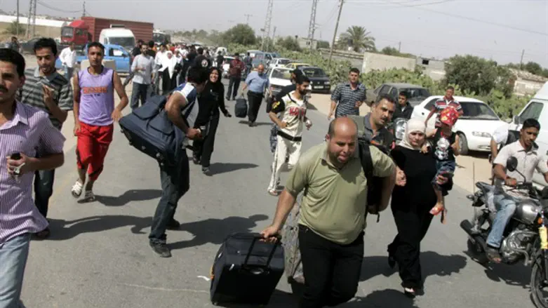 Arabs at Rafiah crossing