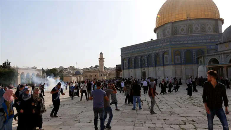 Violence on Temple Mount