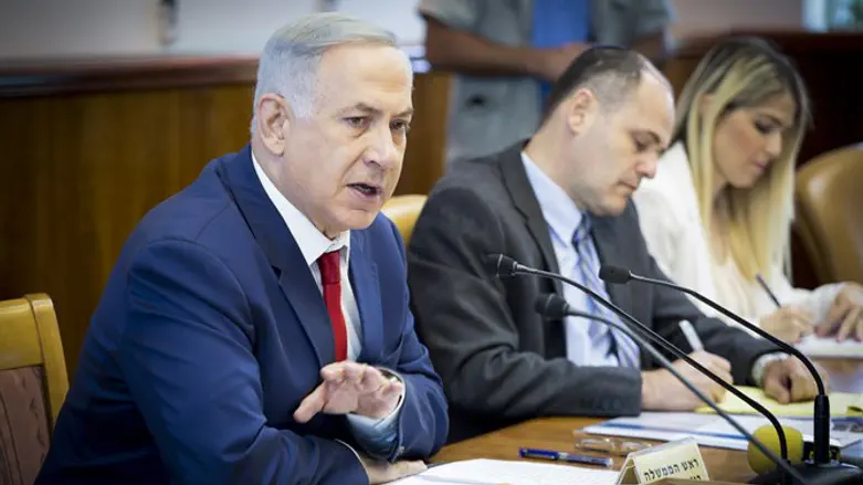 Netanyahu at weekly cabinet meeting