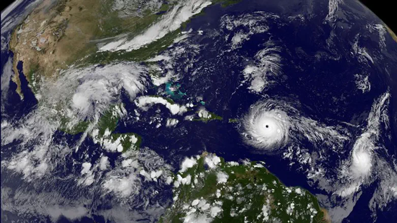 Hurricane moves across the Atlantic Ocean