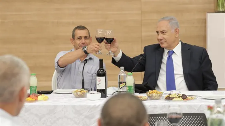 Netanyahu and Shin Bet Chief Nadav Argaman