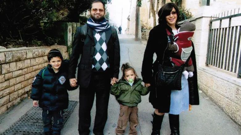 משפחת סנדלר ששלושה מבני המשפחה נרצחו בפיגוע בטולוז