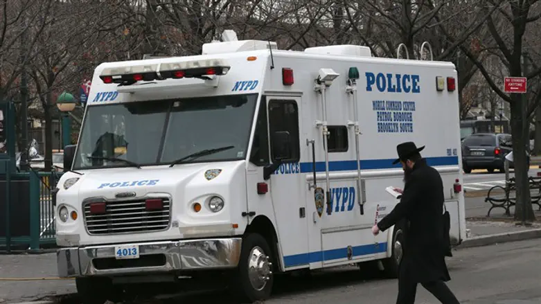 NYPD vehicle stationed outside 770 Chabad center