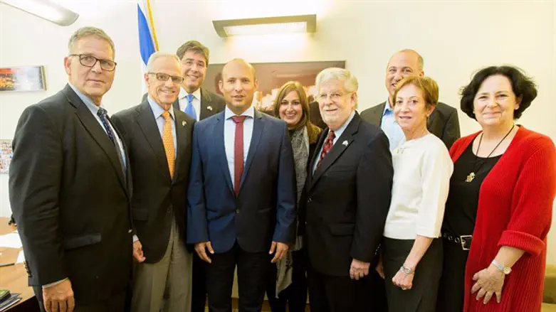 Bennett with Houston Jewish leaders