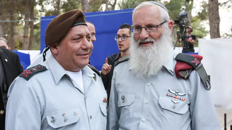 IDF Chief Rabbi Eyal Kaim with Chief of Staff Eizenkot