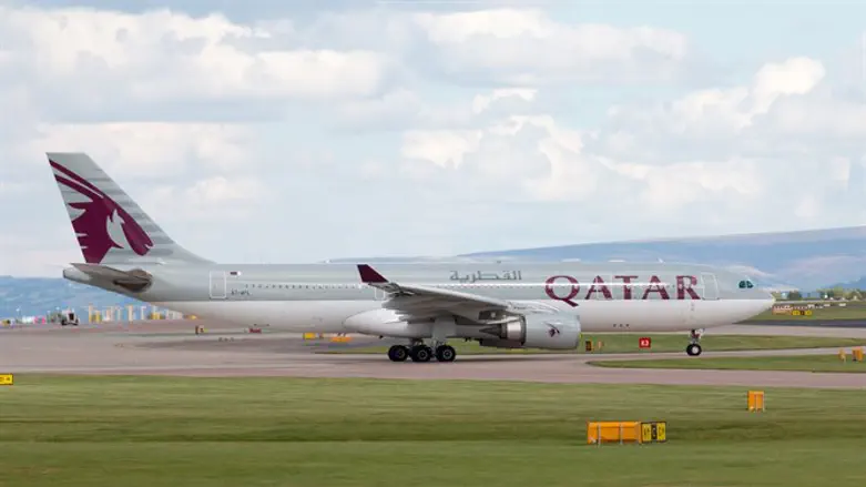 Qatar Airways plane
