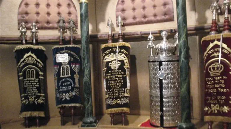Torah scrolls (stock image)