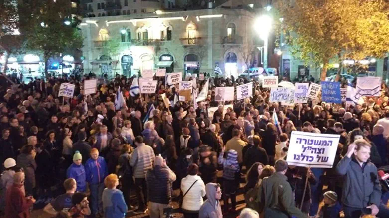 ההפגנה של יועז הנדל בכיכר ציון בירושלים