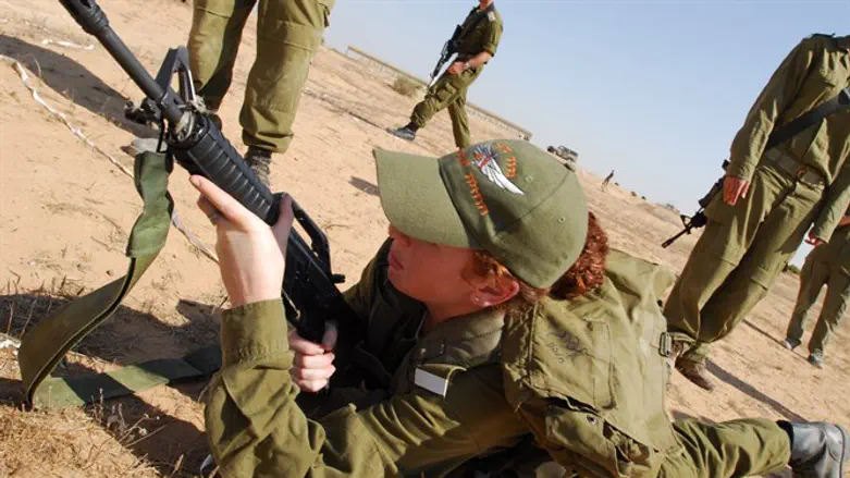 Девушка-солдат в ЦАХАЛ. Иллюстрация