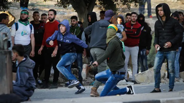 Arab rioters in Samaria (archive)