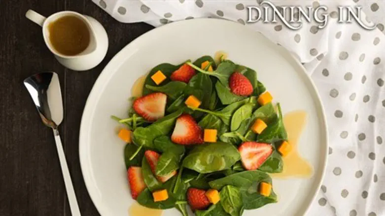 Spinach and Cheese Salad 