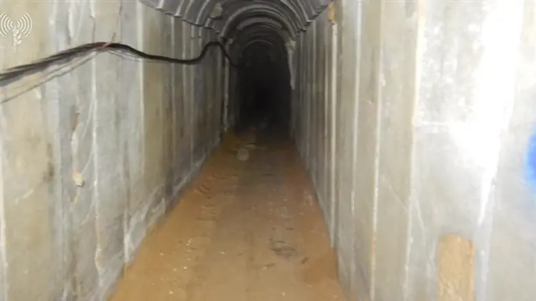Terror tunnel (ARCHIVE)