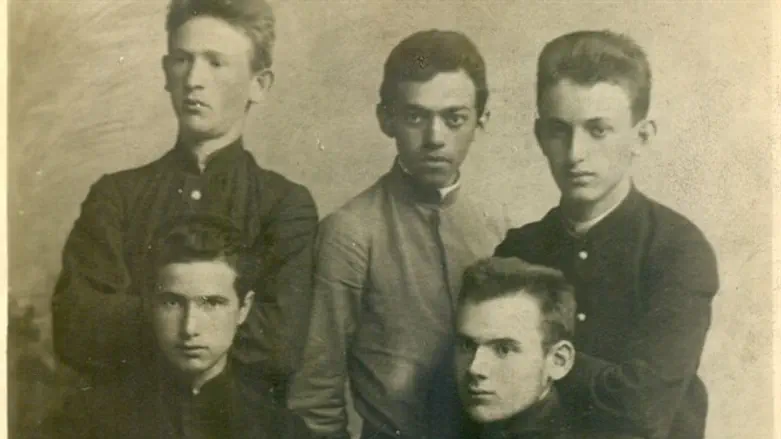 ז'בוטינסקי וחבריו לגימנסיה