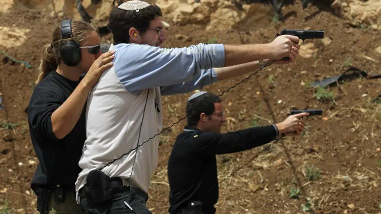 Евреи учатся стрелять