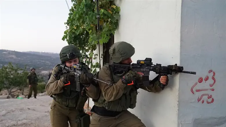 Силы ЦАХАЛ проводят антитеррористическую операцию в селе Кубар