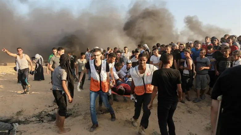 Arabs riot along Gaza border