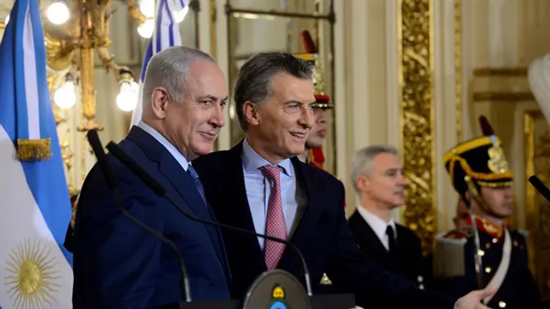 Israeli PM Binyamin Netanyahu meets with Argentian President Mauricio Macri
