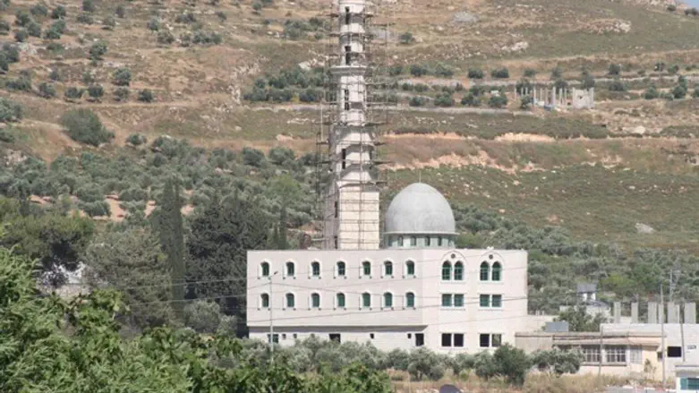 The illegal mosque in Burin