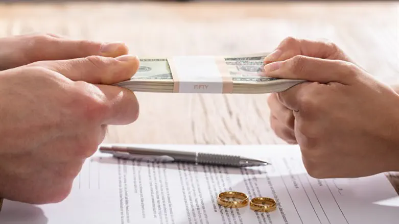 Fighting over money in divorce agreement