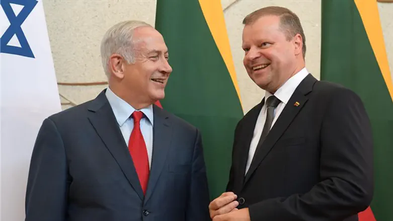 Binyamin Netanyahu and Saulius Skvernelis