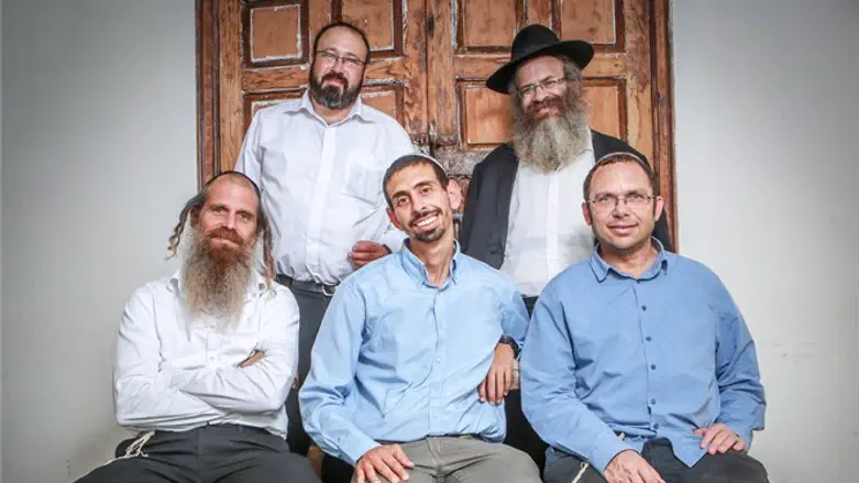 משמאל למעלה: הרב אטינגר, הרב דאום, ישראל זעירא, הרב אדוריאן ורוני איילון