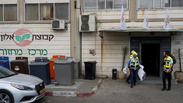 מקומות העבודה שבהם עובדים יחד פלשתינים ויהודים כאחד, מסוכנים. זירת הפיגוע הרצחני בברקן