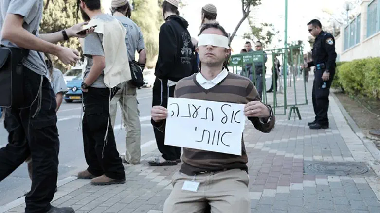 'Don't torture me' - Outside courthouse where Duma case heard