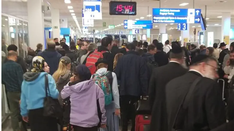 El Al passengers in airport