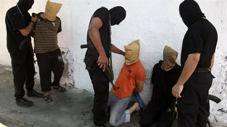 Hamas prepares accused 'collaborators' for execution