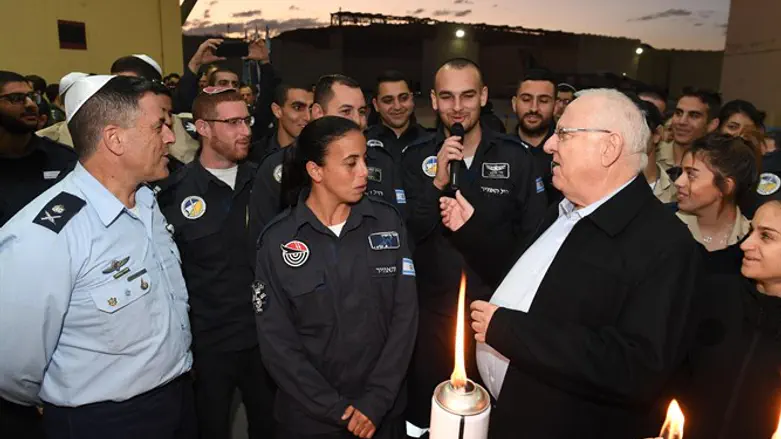 Rivlin lights Hanukkah candles with IAF crews
