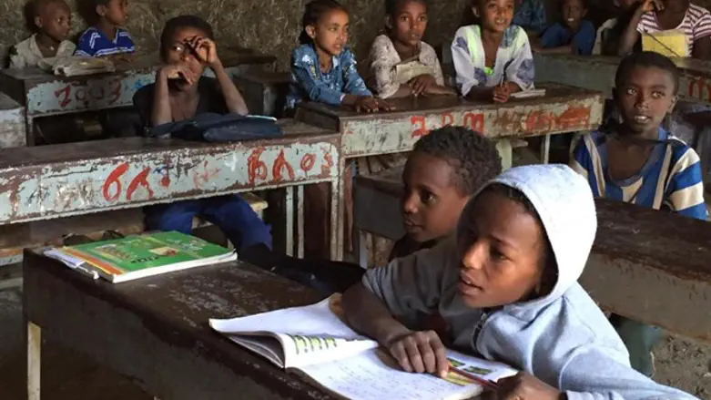 כיתת לימוד בכפר אמבובר