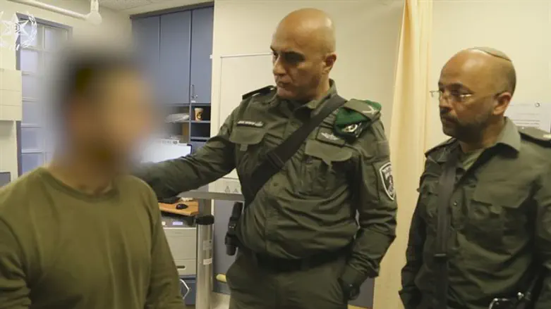 Разговор командующего пограничной полиции Иерусалима с раненым