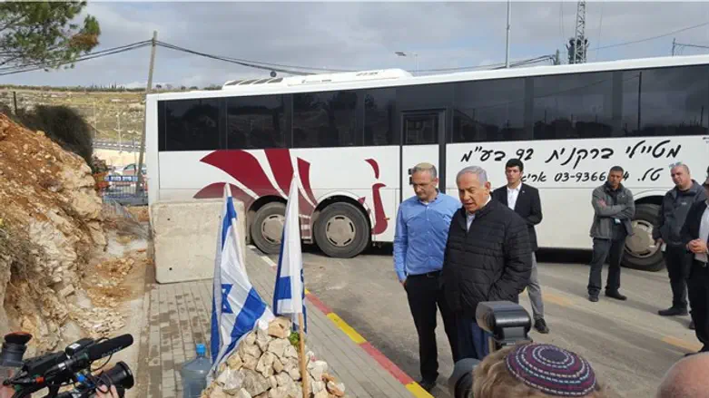 Netanyahu at scene of Givat Assaf attack