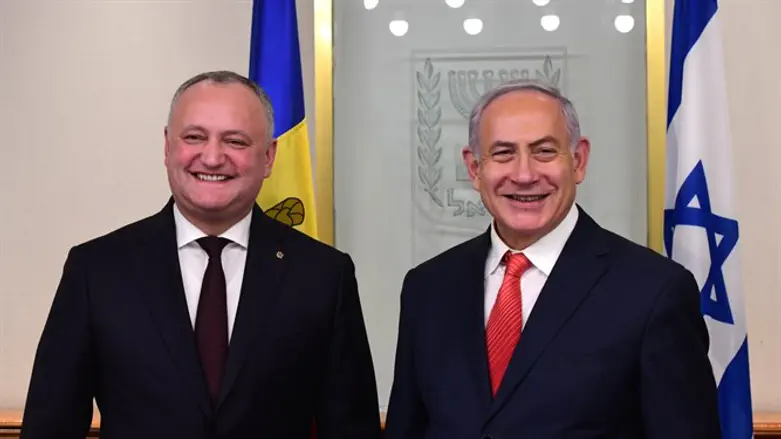 Биньямин Нетаньяху с президентом Молдовы Игорем Додоном