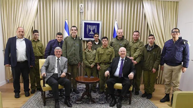Rivlin with the soldiers