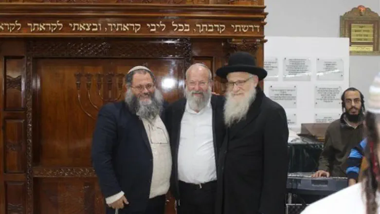 הרב לוי עם הרב וישליצקי ז"ל והרב מגנס