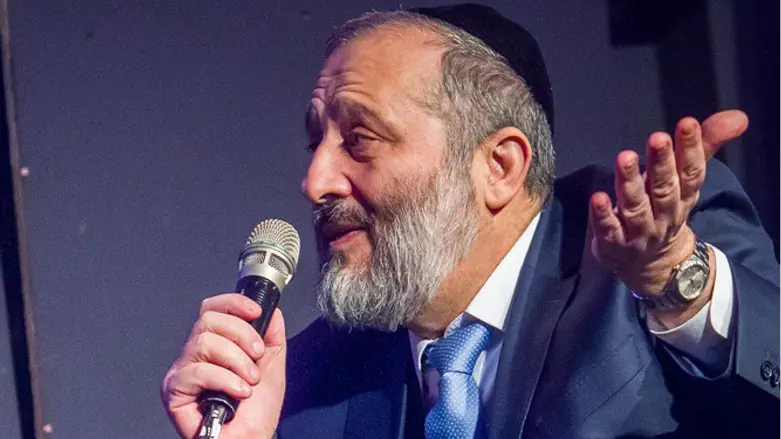 Deri: 'No one approached me'