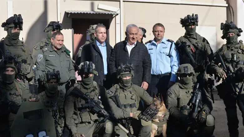 Netanyahu, Erdan at Yamam base