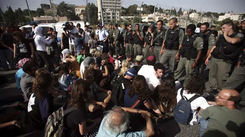 Protest against evacuation of Arabs in Sheikh Jarrah