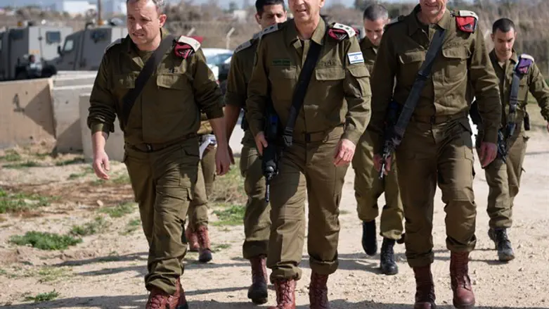 Начальник Генштаба ЦАХАЛа Авив Кохави на границе с сектором Газы