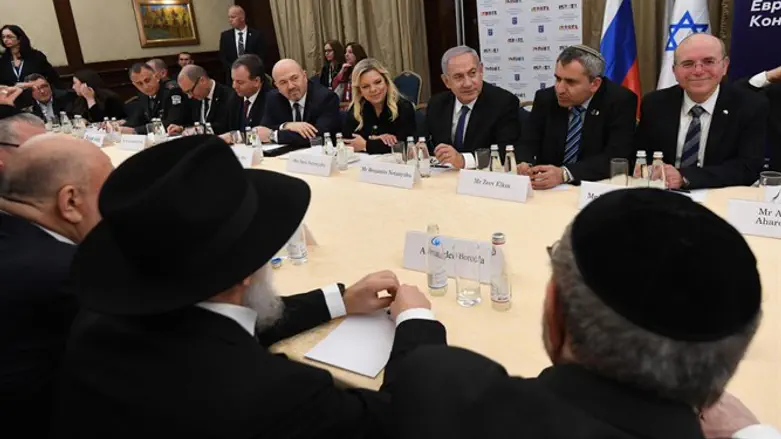 Netanyahu meets Russian Jewish community leaders in Moscow