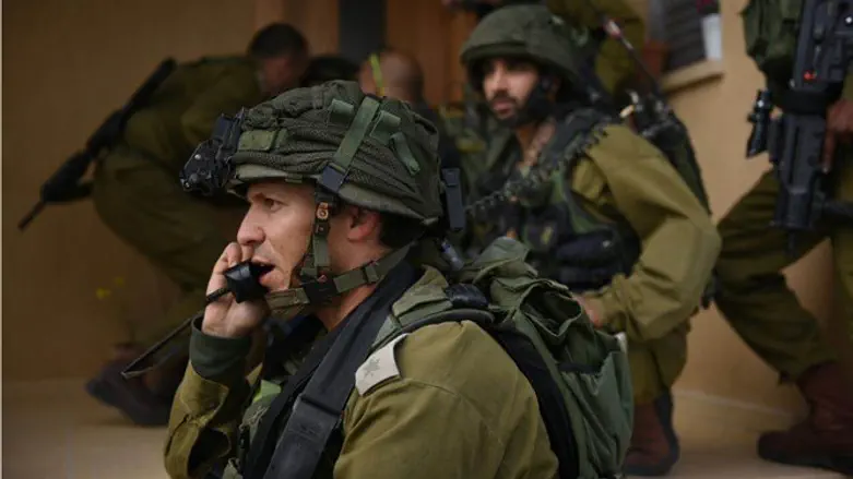 Солдаты ЦАХАЛ охраняют границу с сектором Газы
