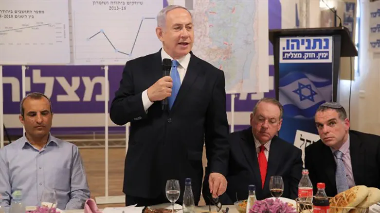 Netanyahu and Mike Huckabee in Shilo