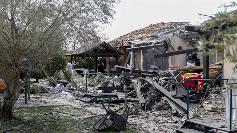 House hit by rocket fired from Gaza in Moshav Mishmeret