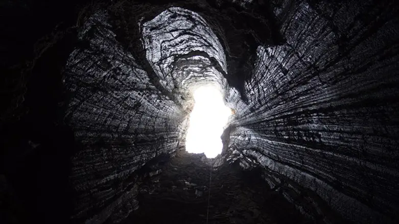 World's longest salt cave