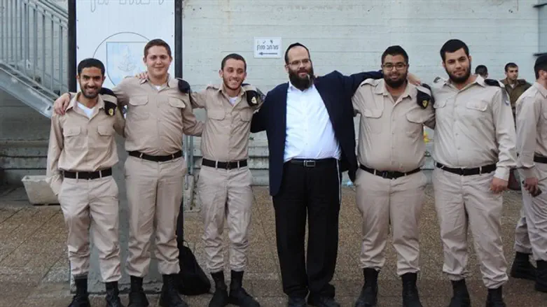 Rabbi Avraham Borodiansky with haredi service members