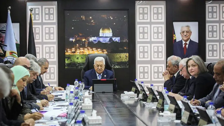 Mahmoud Abbas and senior PA officials