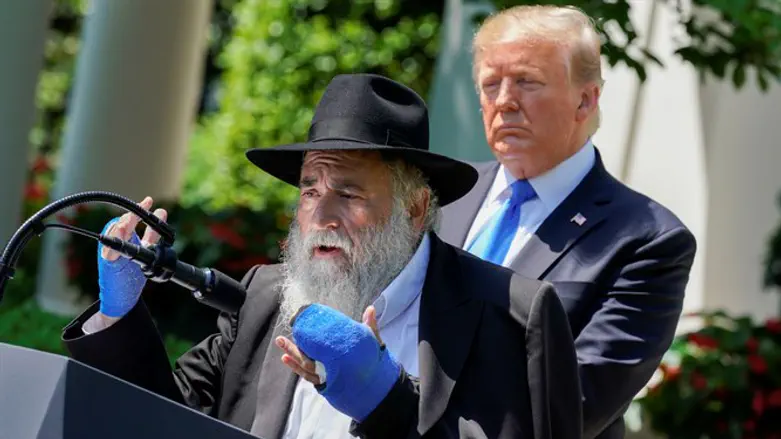 Rabbi Yisroel Goldstein speaks to reporters after meeting with President Trump