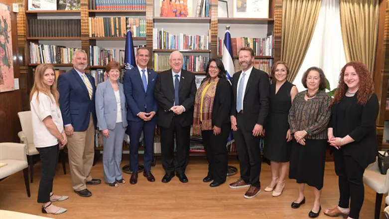 Rivlin with mayors