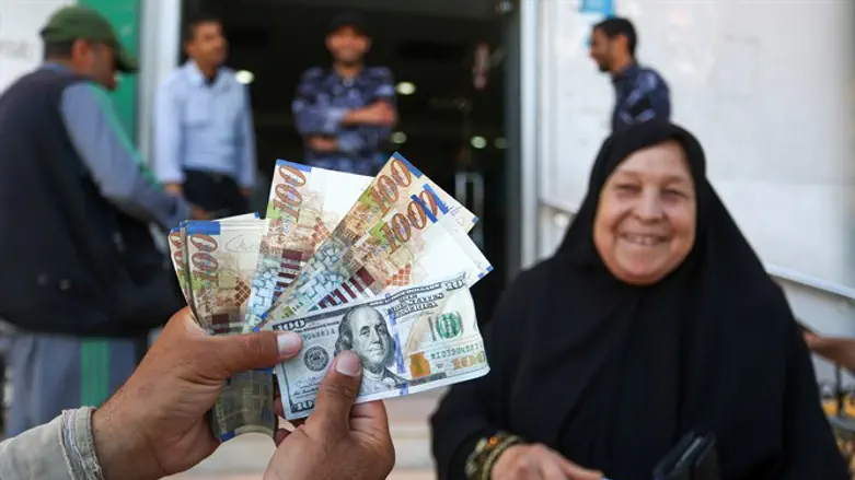 Qatari financial aid to Gaza